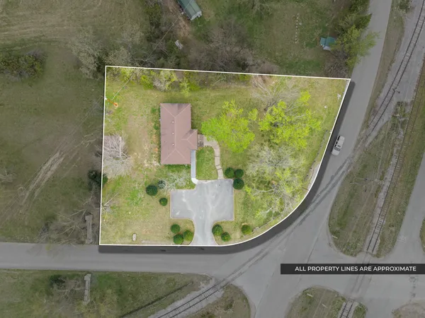 $265,000 | 549 Swan Avenue, Hohenwald, TN 38462