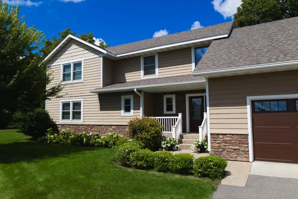 $825,000 | 18724 Fall Ridge Road, Richmond, MN 56368