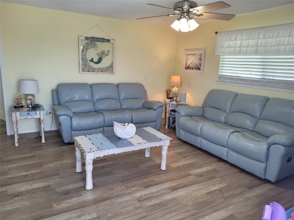 $1,900 | 16607 Henry Morgan Road, Jamaica Beach, TX 77554