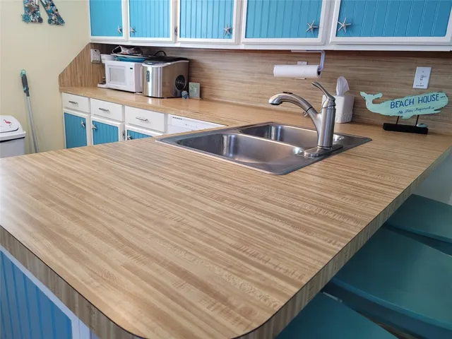 $2,000 | 16607 Henry Morgan Road, Jamaica Beach, TX 77554