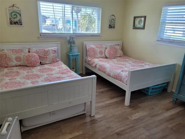 $1,900 | 16607 Henry Morgan Road, Jamaica Beach, TX 77554