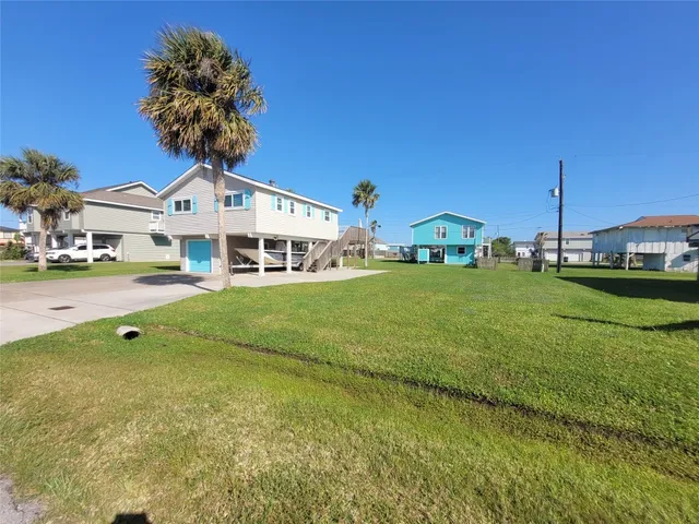 $2,000 | 16607 Henry Morgan Road, Jamaica Beach, TX 77554