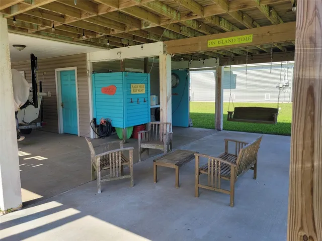 $2,000 | 16607 Henry Morgan Road, Jamaica Beach, TX 77554