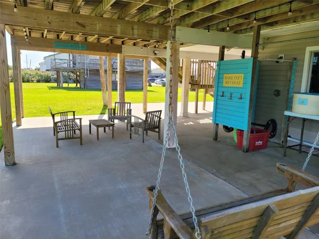 $2,000 | 16607 Henry Morgan Road, Jamaica Beach, TX 77554