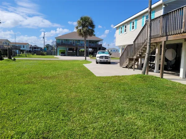 $1,900 | 16607 Henry Morgan Road, Jamaica Beach, TX 77554