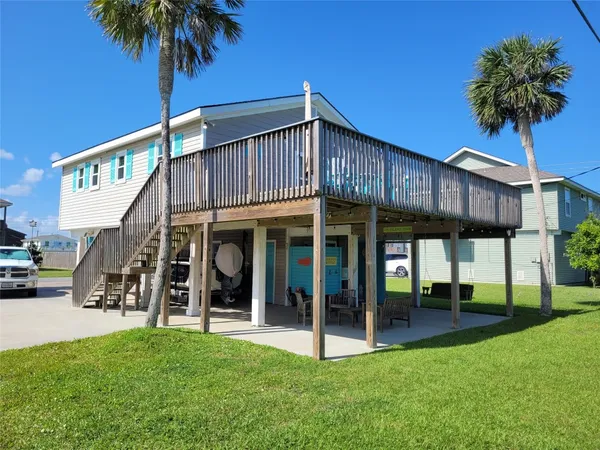 $1,900 | 16607 Henry Morgan Road, Jamaica Beach, TX 77554