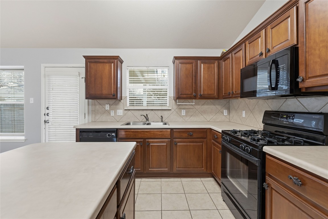 2308 Pearson Way Round Rock, TX 78665 - Photo 12 of 24