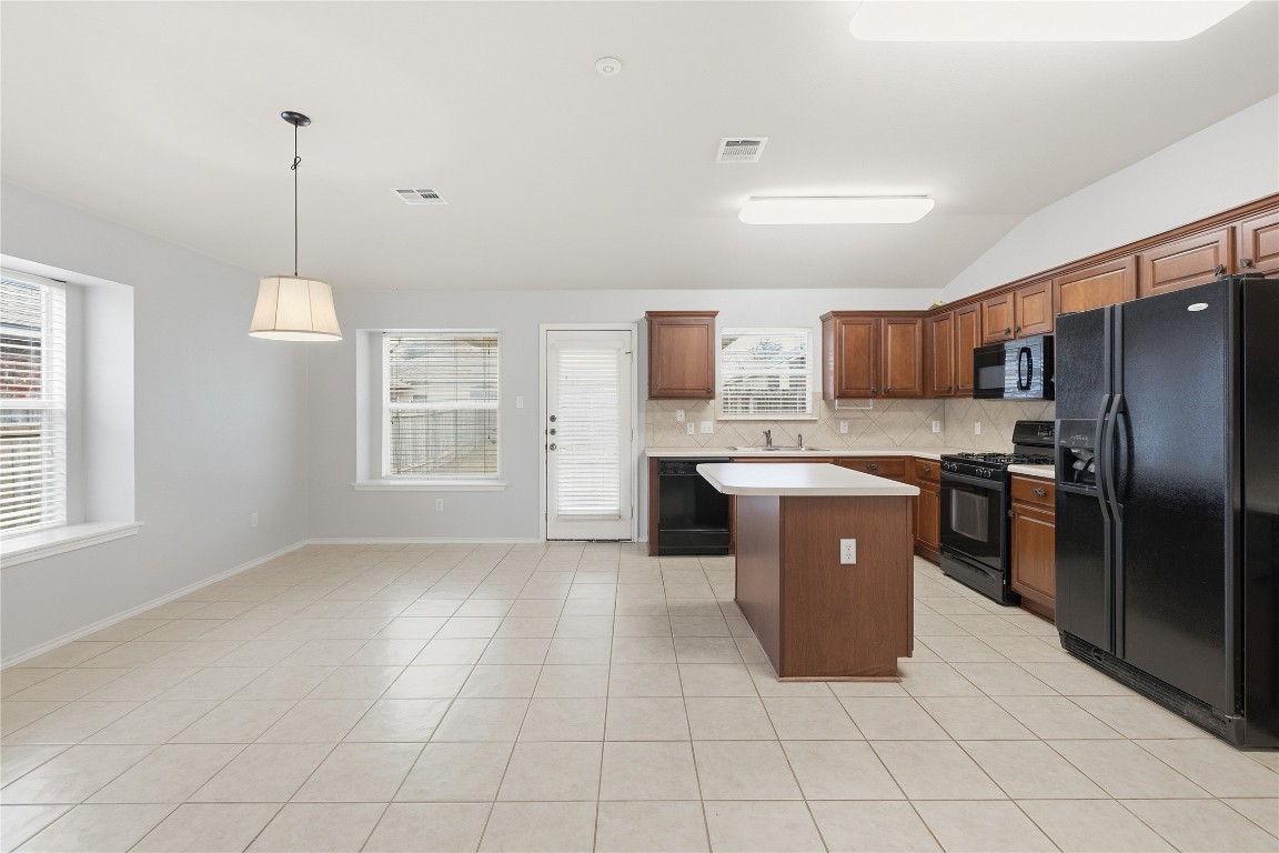 2308 Pearson Way Round Rock, TX 78665 - Photo 9 of 24