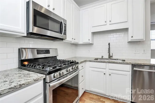 $2,050 | 558 Oakland Avenue, Charlotte, NC 28204