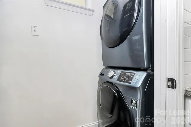 $2,050 | 558 Oakland Avenue, Charlotte, NC 28204