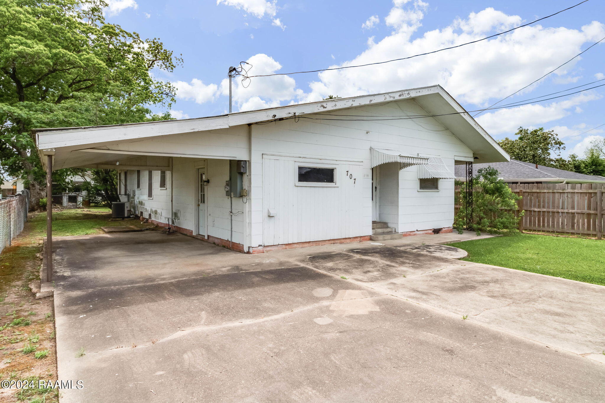 707 2nd Street Rayne, LA 70578 - Photo 2 of 15 2-web-or-mls-707 2nd Street-2