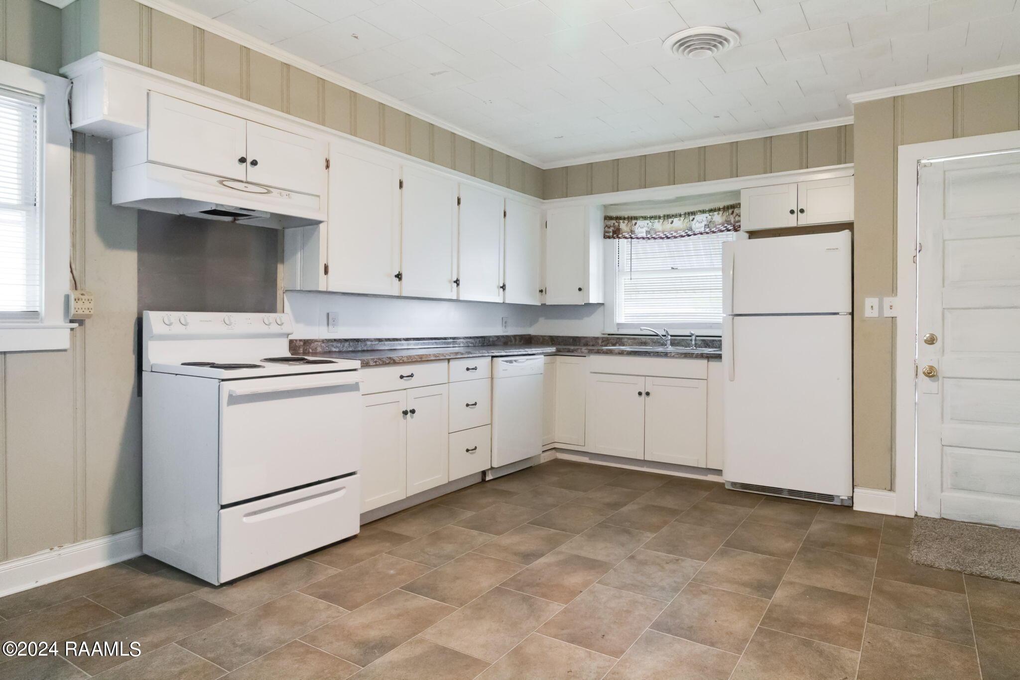 707 2nd Street Rayne, LA 70578 - Photo 4 of 15 5-web-or-mls-707 2nd Street-5
