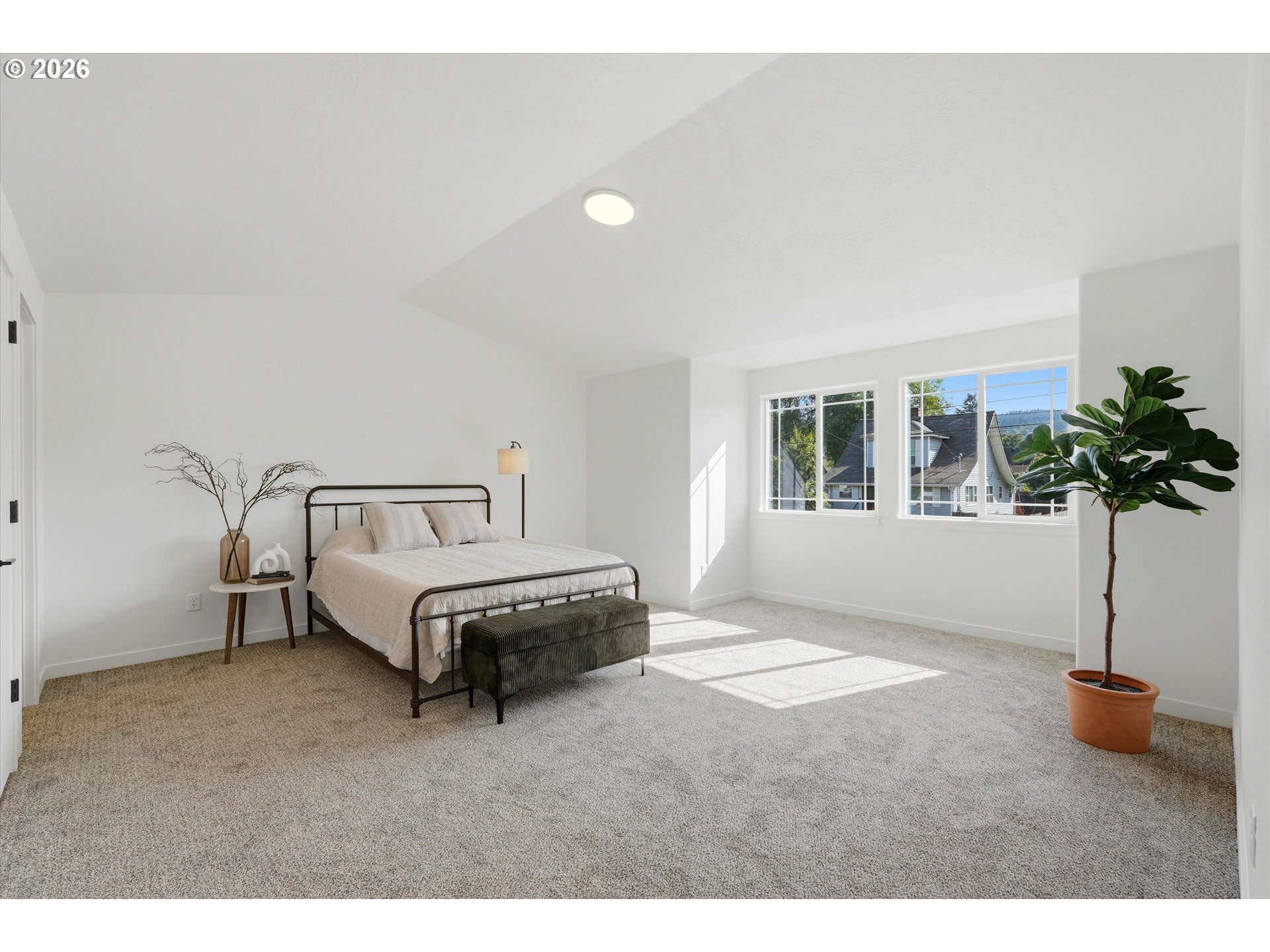 9827 North Ivanhoe Street Portland, OR 97203 - Photo 11 of 27