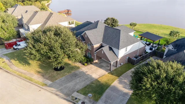$850,000 | 3811 Lakeridge Canyon Drive, Sugar Land, TX 77498