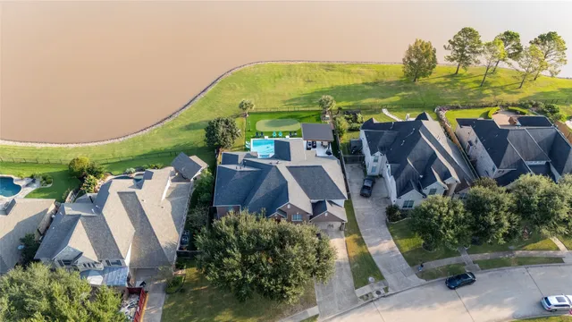 $850,000 | 3811 Lakeridge Canyon Drive, Sugar Land, TX 77498