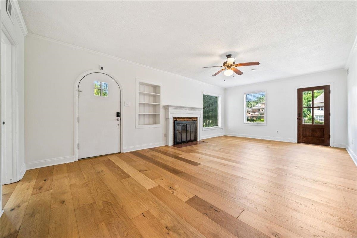 252 Barry Road Memphis, TN 38117 - Photo 9 of 39 Note the gorgeous new hardwood floors.