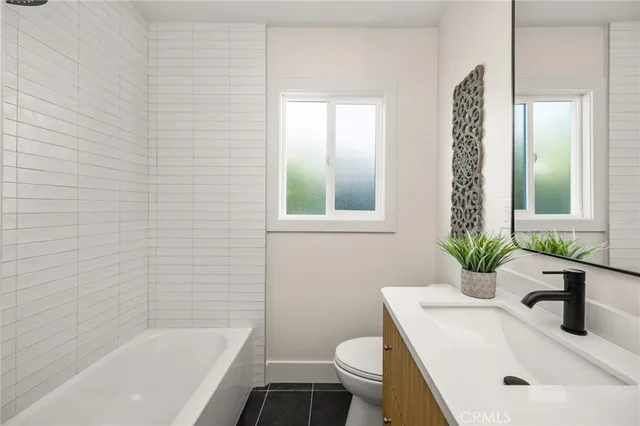 $1,390,000 | 3635 Conquista Avenue, Long Beach, CA 90808