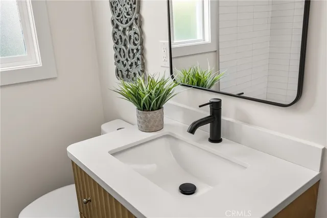 $1,390,000 | 3635 Conquista Avenue, Long Beach, CA 90808