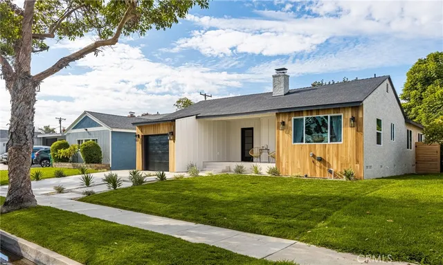 $1,390,000 | 3635 Conquista Avenue, Long Beach, CA 90808