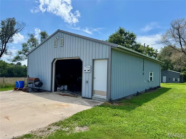 $949,000 | 46613 Winter Road, Browning, MO 64630