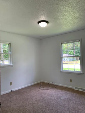 $1,600 | 205 Pinewood Drive, Summerville, SC 29483