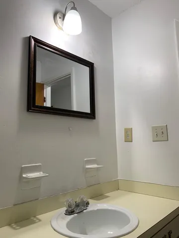 $1,600 | 205 Pinewood Drive, Summerville, SC 29483