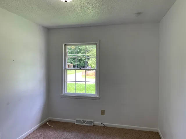 $1,600 | 205 Pinewood Drive, Summerville, SC 29483