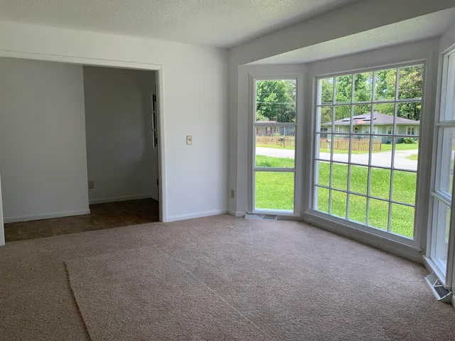 $1,600 | 205 Pinewood Drive, Summerville, SC 29483