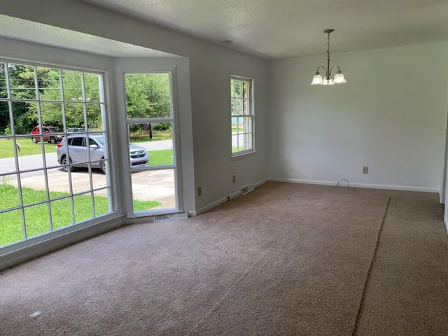 $1,600 | 205 Pinewood Drive, Summerville, SC 29483