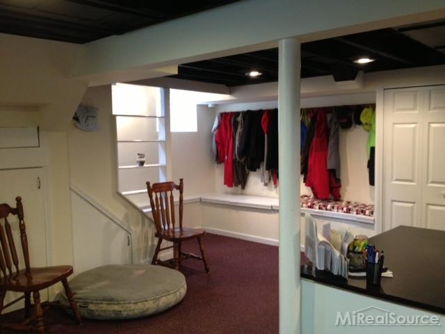 1512 Roslyn Road Grosse Pointe Woods, MI 48236 - Photo 21 of 30