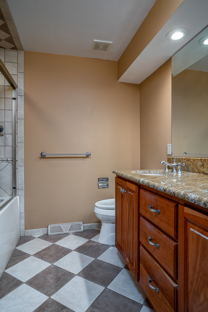 10 Woodley Road Rock Island, IL 61201 - Photo 18 of 33