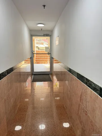 $498,000 | 104-21 39th Avenue, Unit 211C | North Corona