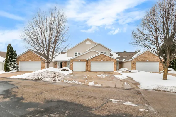 $299,000 | 1084 Stonewood Crossing, Sun Prairie, WI 53590
