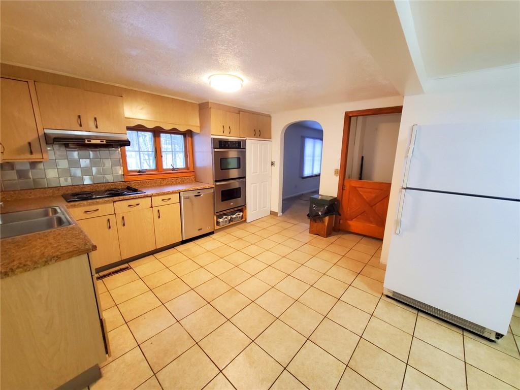 213 Decatur Drive Butler, PA 16002 - Photo 3 of 22