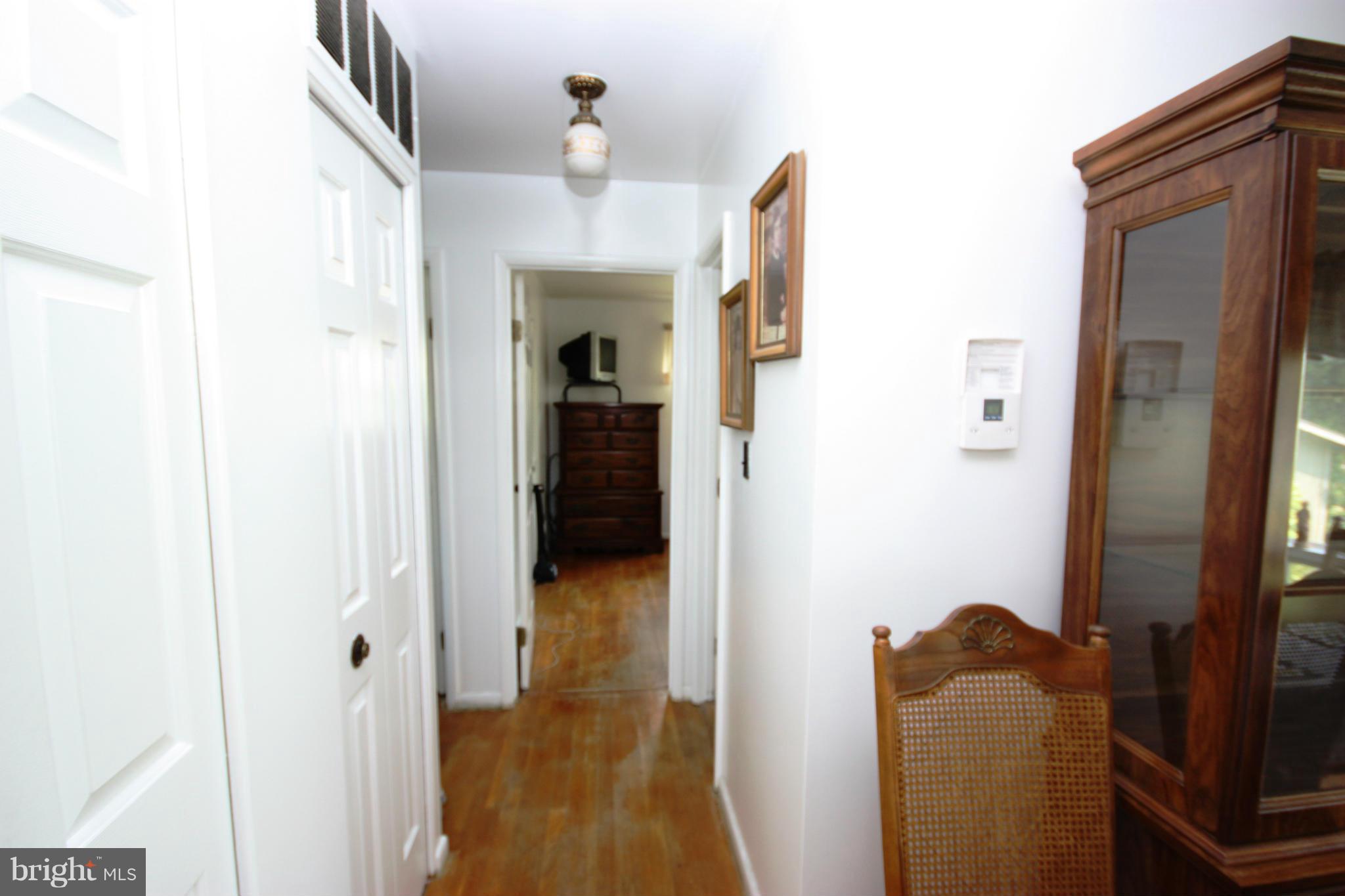 4701 Franconia Road Alexandria, VA 22310 - Photo 8 of 16 Interior Hallway