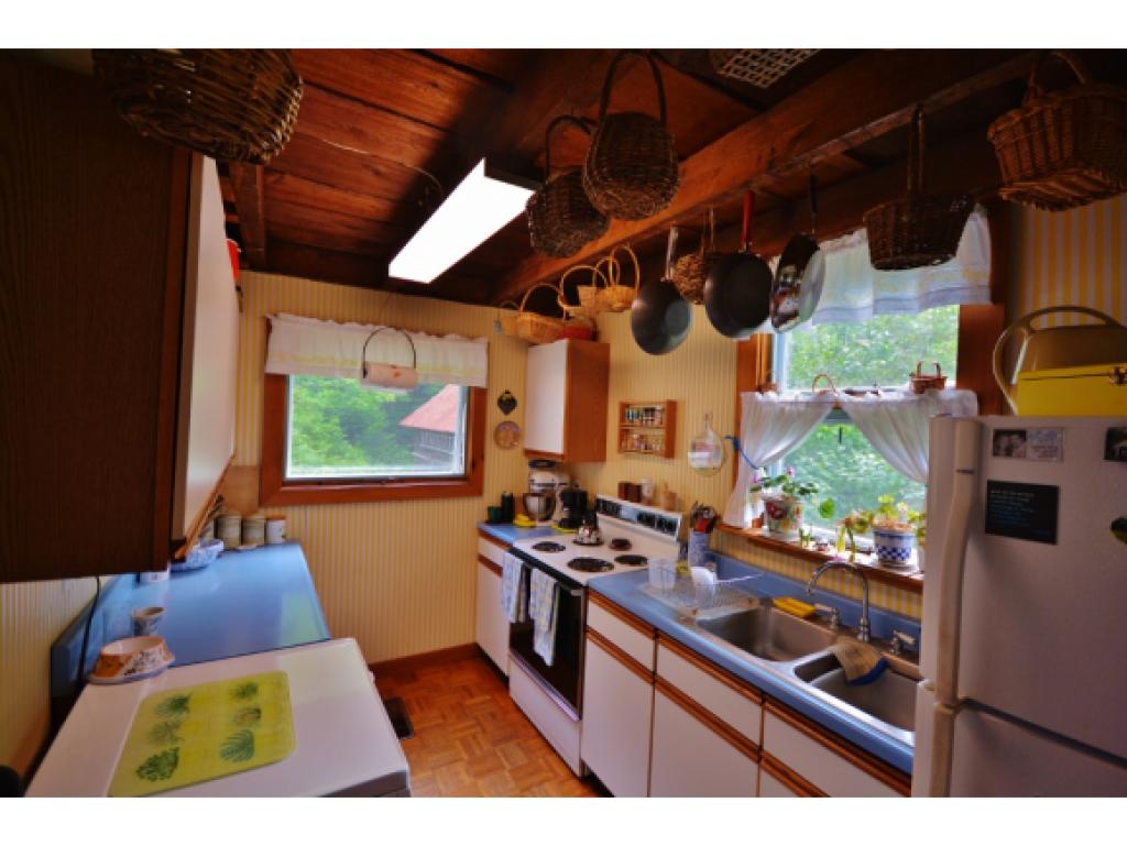 423 River Road Hartford, VT 05091 - Photo 8 of 19 Gallery Image 8