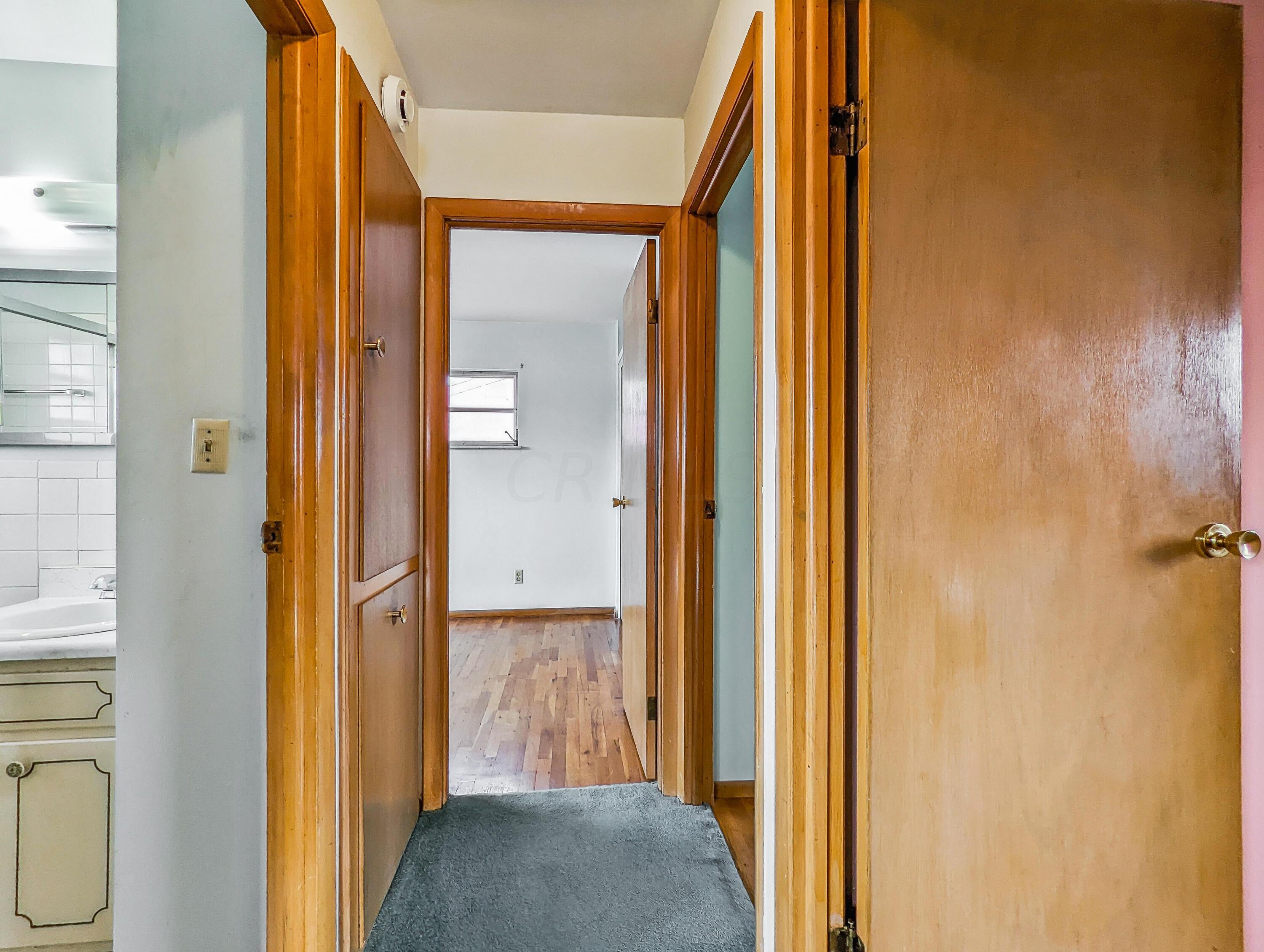 1322 South Yearling Road Columbus, OH 43227 - Photo 16 of 29 PXL_20221213_170721885