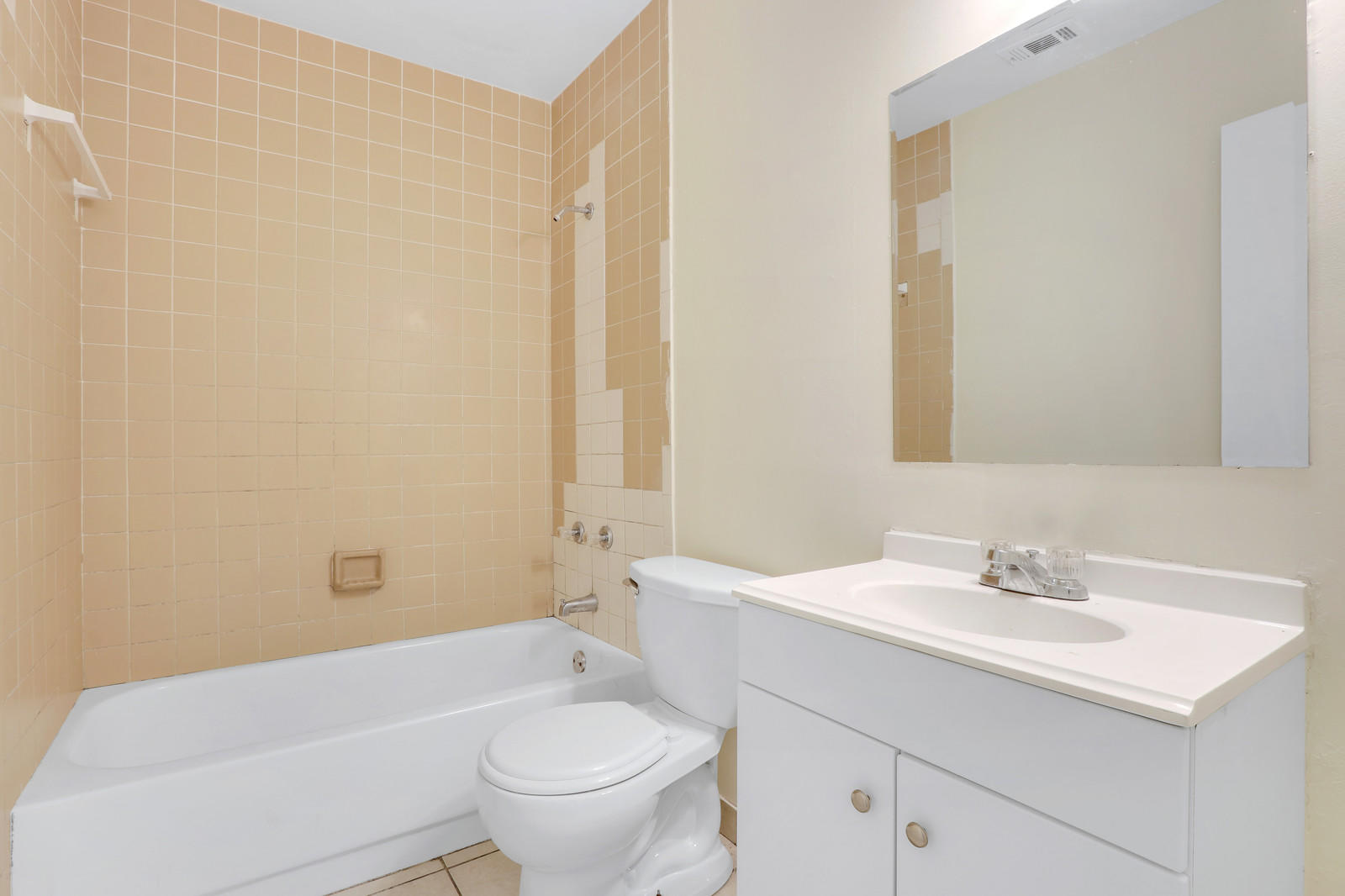 1521 West 26th Court, Unit D Riviera Beach, FL 33404 - Photo 12 of 20 15_Images_15_of_20_mls