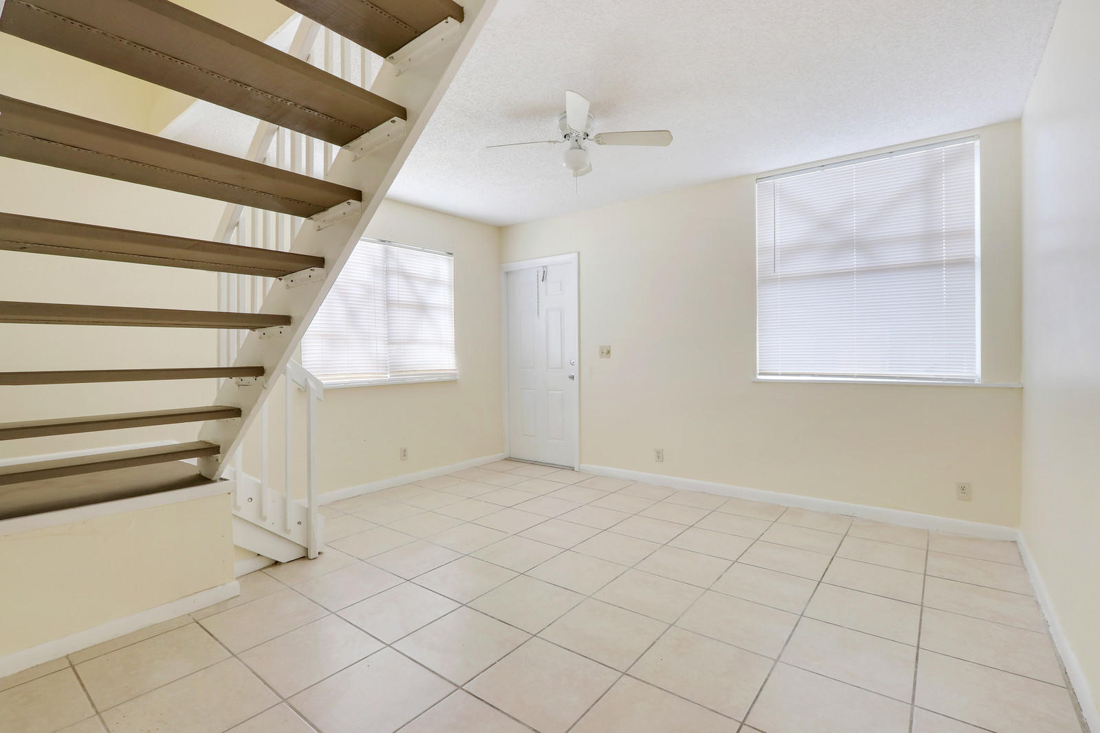 1521 West 26th Court, Unit D Riviera Beach, FL 33404 - Photo 2 of 20 05_Images_5_of_20_mls