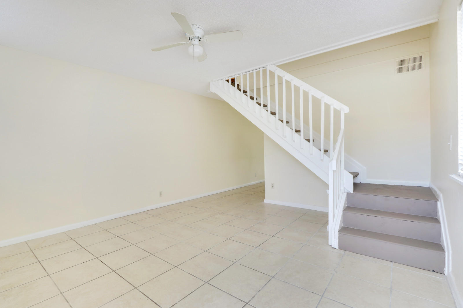 1521 West 26th Court, Unit D Riviera Beach, FL 33404 - Photo 3 of 20 06_Images_6_of_20_mls