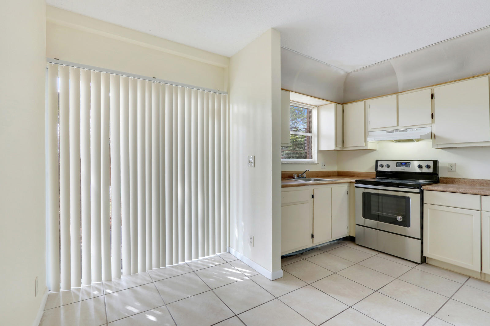 1521 West 26th Court, Unit D Riviera Beach, FL 33404 - Photo 5 of 20 08_Images_8_of_20_mls