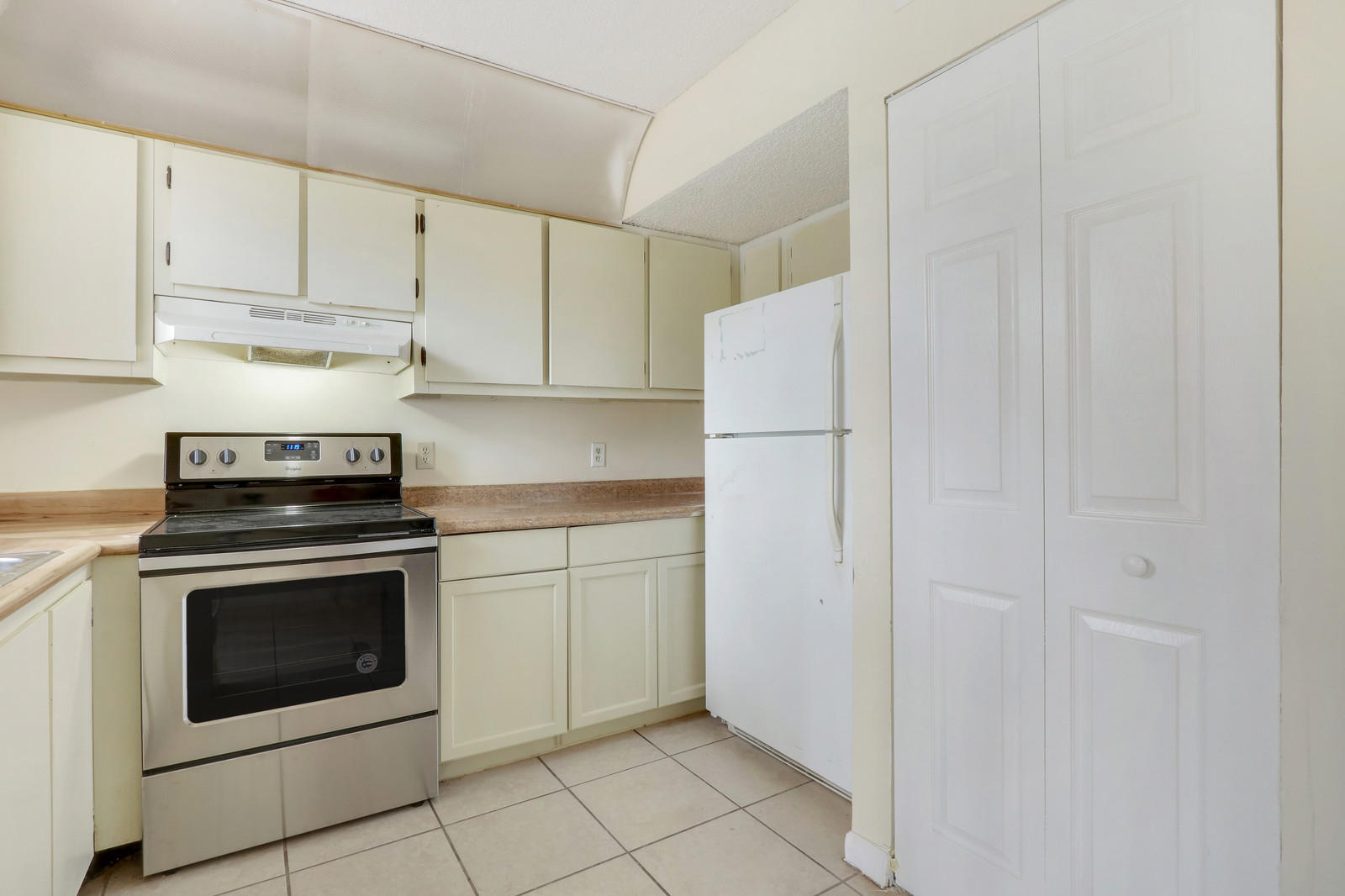 1521 West 26th Court, Unit D Riviera Beach, FL 33404 - Photo 6 of 20 09_Images_9_of_20_mls