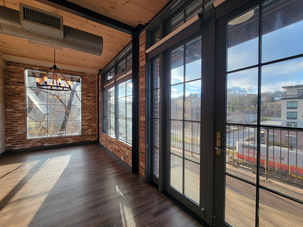 550 East Main Street, Unit 2 Blue Ridge, GA 30513 - Photo 3 of 41