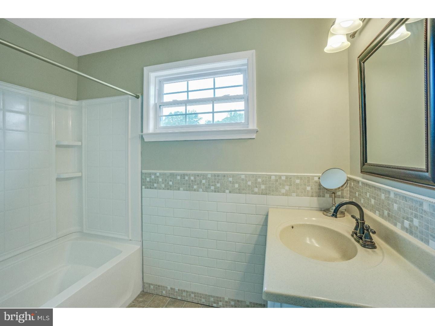 716 Millwood Road Philadelphia, PA 19115 - Photo 19 of 25 Gallery Image 19
