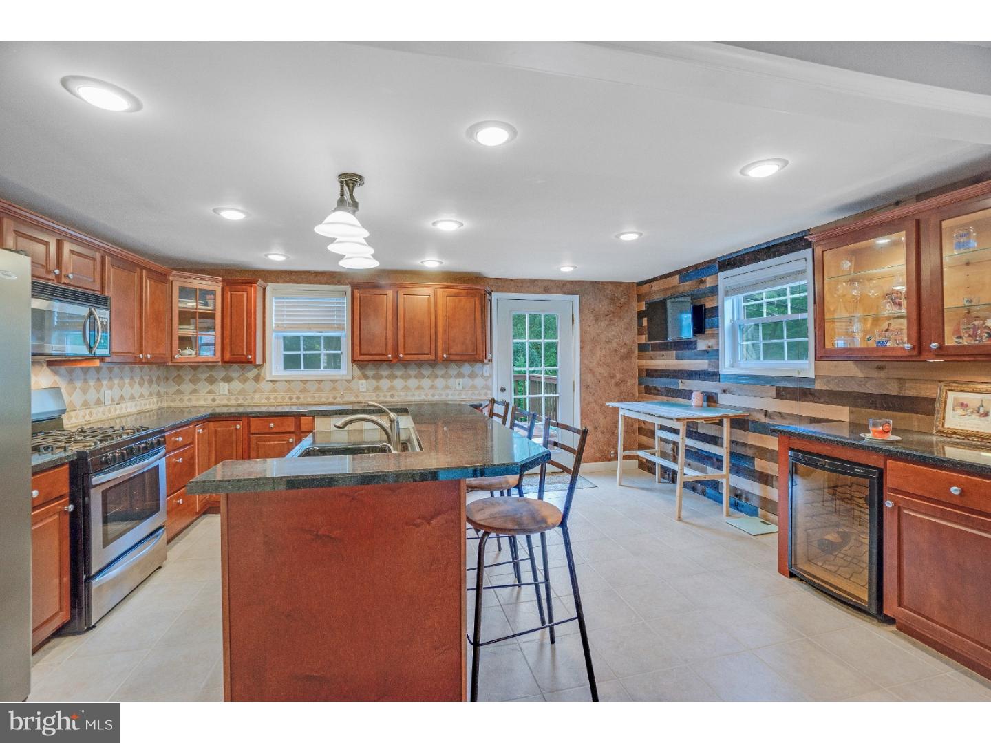716 Millwood Road Philadelphia, PA 19115 - Photo 9 of 25 Gallery Image 9