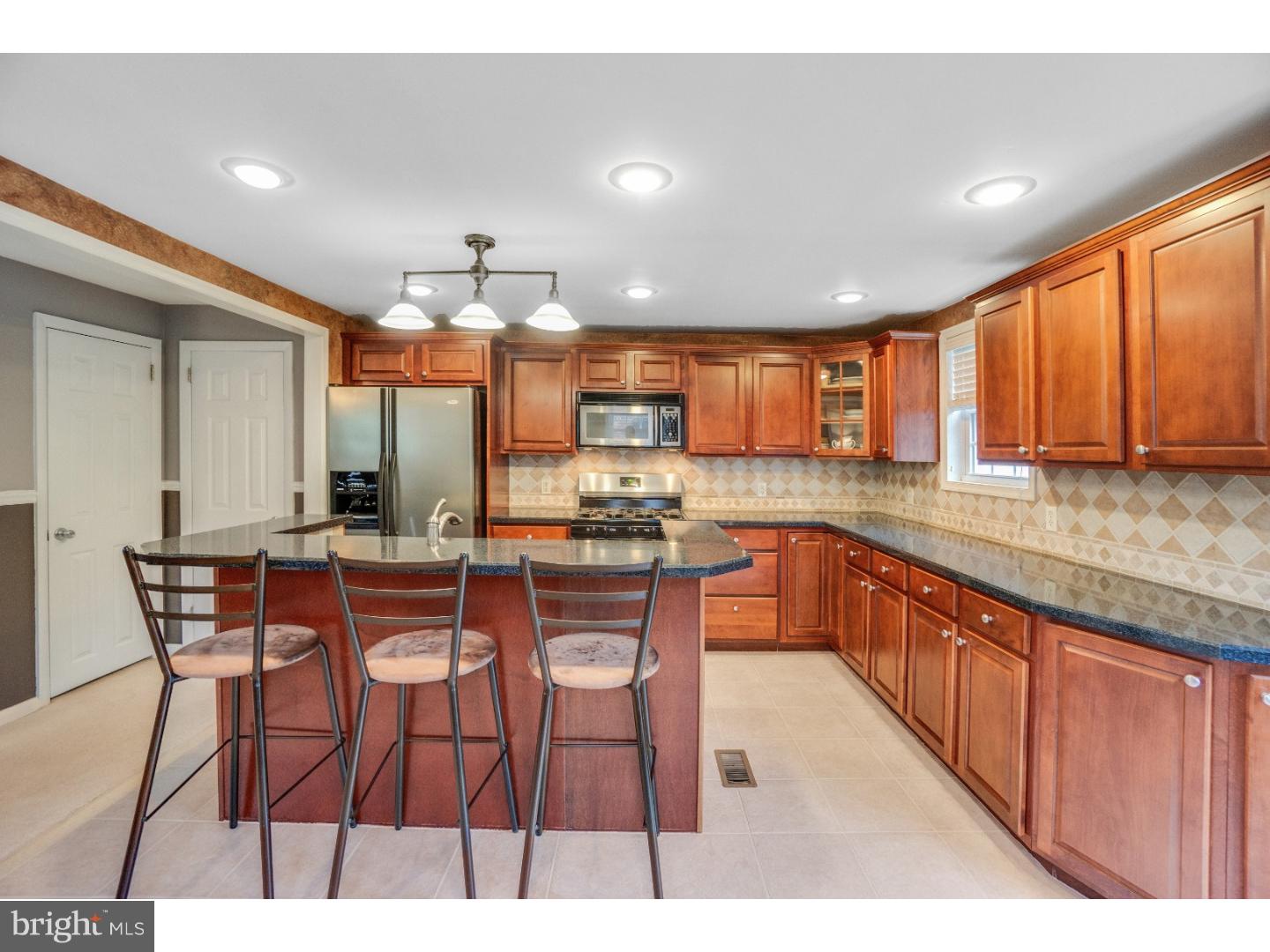 716 Millwood Road Philadelphia, PA 19115 - Photo 10 of 25 Gallery Image 10