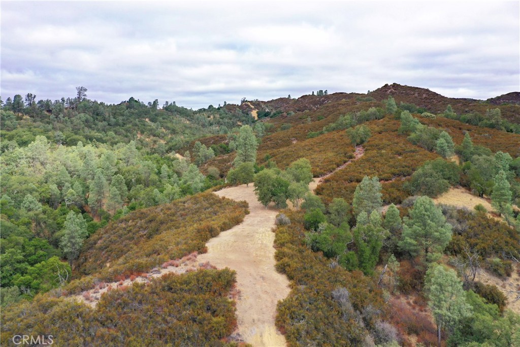 76370 Bryson Hesperia Road Bradley, CA 93426 - Photo 19 of 23 a view of a city with mountains in the background