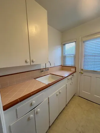 $2,600 | 530 East Anapamu Street, Unit B, Santa Barbara, CA 93103