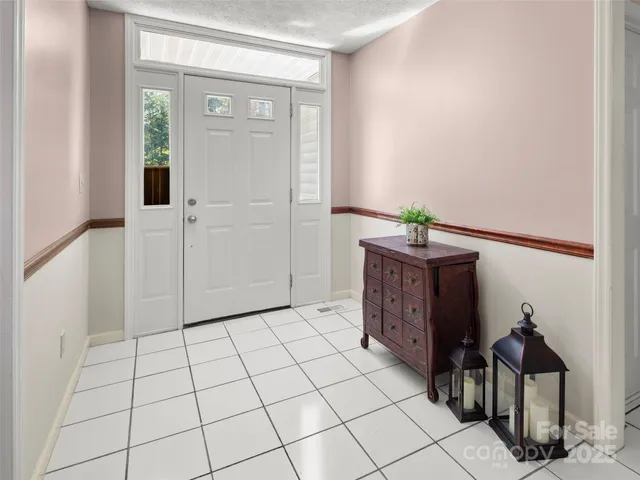 a view of a utility room