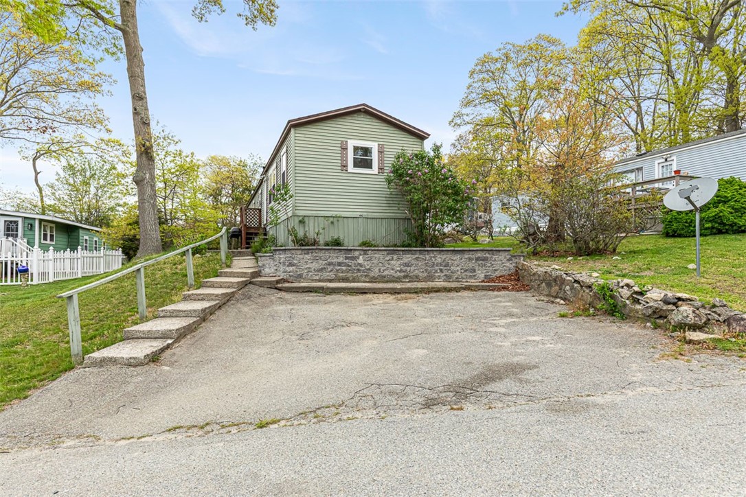 301 Bulgarmarsh Road Tiverton, RI 02878 - Photo 3 of 28